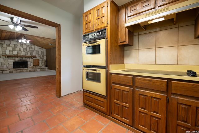 535 Camino Real Rd, Kerrville, TX 78028