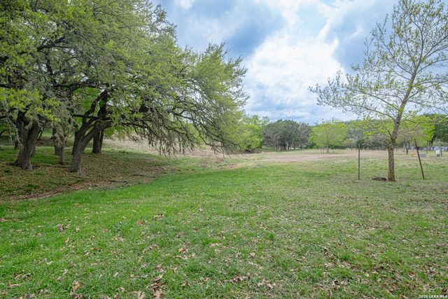 535 Camino Real Rd, Kerrville, TX 78028