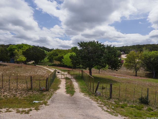 535 Camino Real Rd, Kerrville, TX 78028
