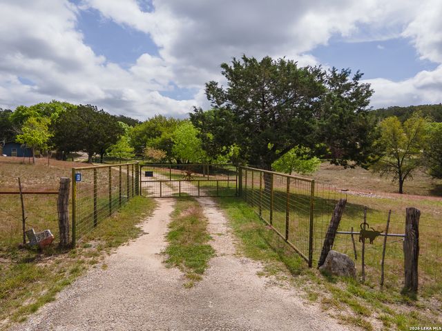535 Camino Real Rd, Kerrville, TX 78028