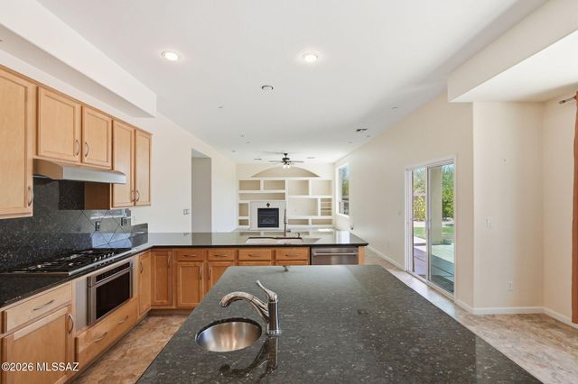 13154 N Booming Drive, Oro Valley, AZ 85755