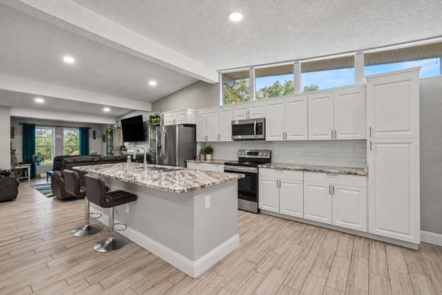 218 PARK RIDGE AVENUE, Temple Terrace, FL 33617