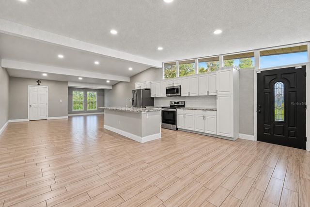 218 PARK RIDGE AVENUE, Temple Terrace, FL 33617
