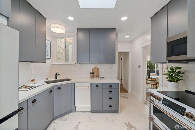 2562 26th Avenue, San Francisco, CA 94116