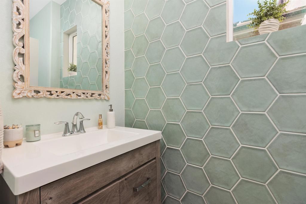 Image 13 of property listing at 21516 Harmony Village, Escondido, CA 92029