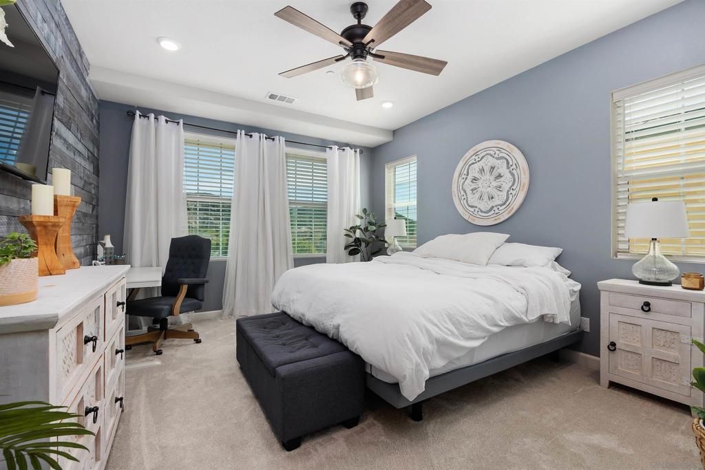 Image 18 of property listing at 21516 Harmony Village, Escondido, CA 92029