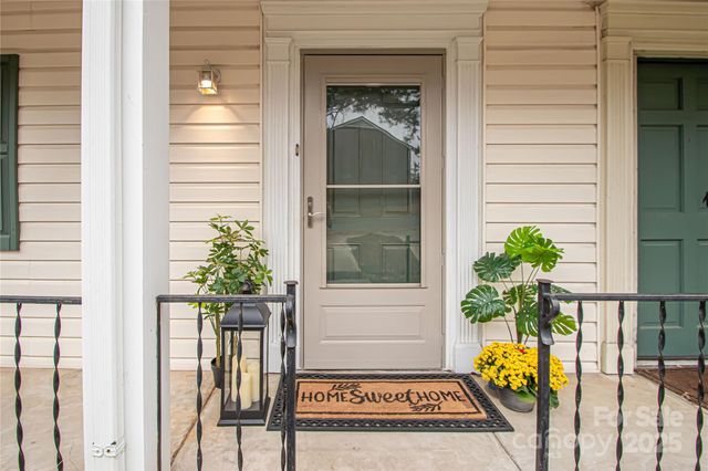 8839 Hunter Ridge Drive, Charlotte, NC 28226