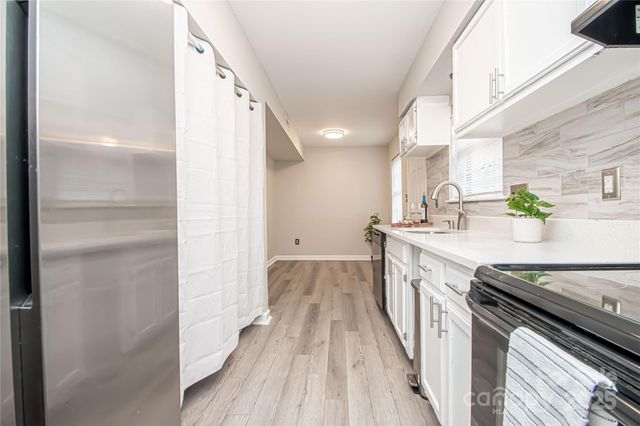 8839 Hunter Ridge Drive, Charlotte, NC 28226