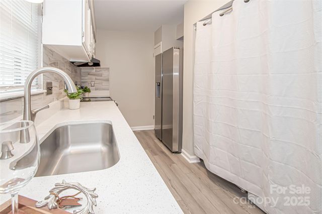 8839 Hunter Ridge Drive, Charlotte, NC 28226