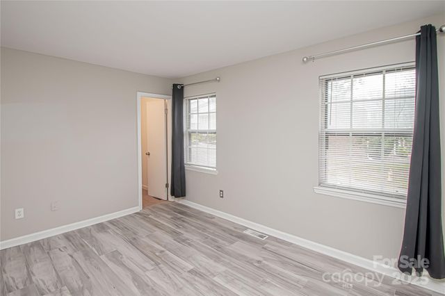 8839 Hunter Ridge Drive, Charlotte, NC 28226