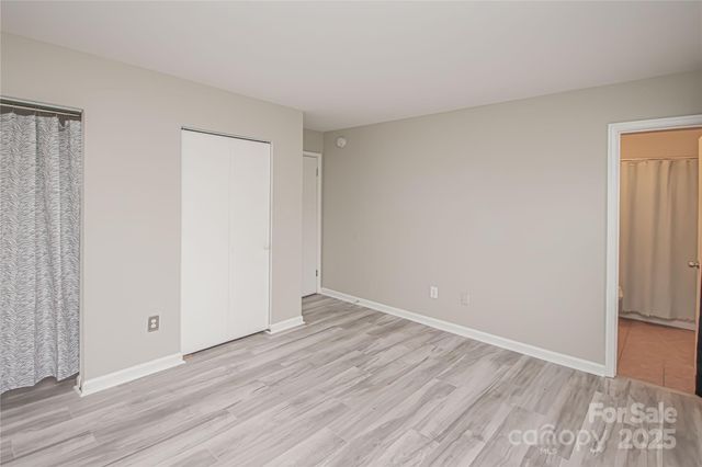 8839 Hunter Ridge Drive, Charlotte, NC 28226