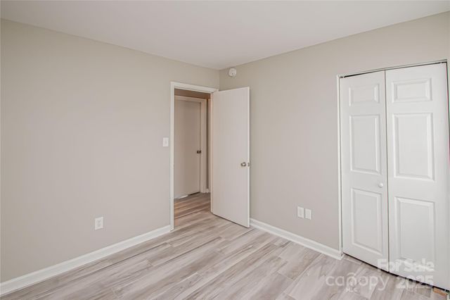 8839 Hunter Ridge Drive, Charlotte, NC 28226