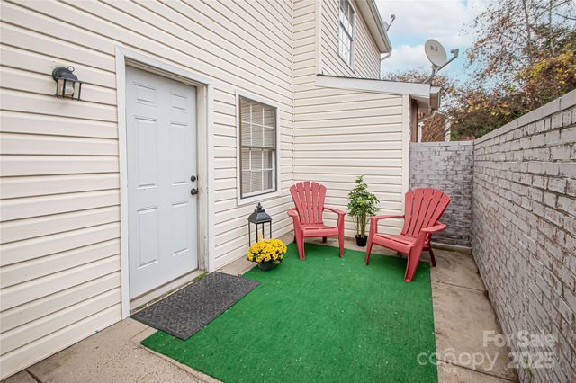 8839 Hunter Ridge Drive, Charlotte, NC 28226