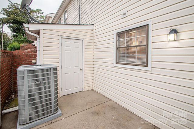 8839 Hunter Ridge Drive, Charlotte, NC 28226