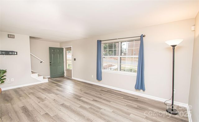 8839 Hunter Ridge Drive, Charlotte, NC 28226