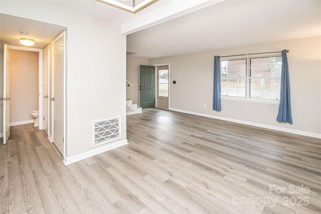 8839 Hunter Ridge Drive, Charlotte, NC 28226