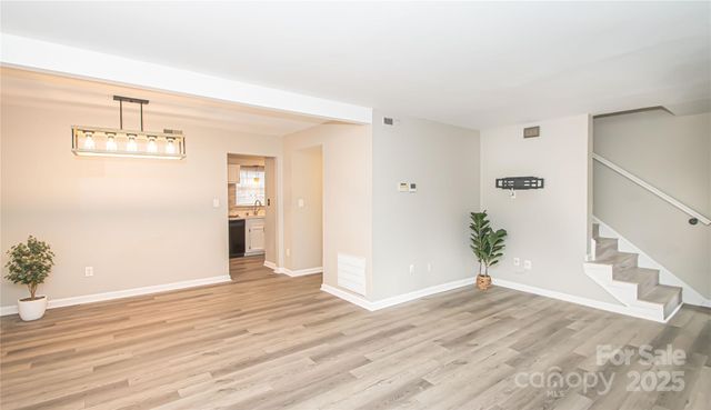 8839 Hunter Ridge Drive, Charlotte, NC 28226