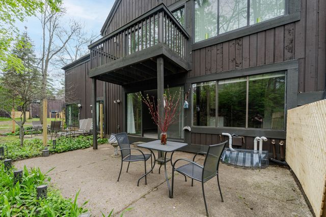 114 Lanark Court C, Kalamazoo, MI 49006