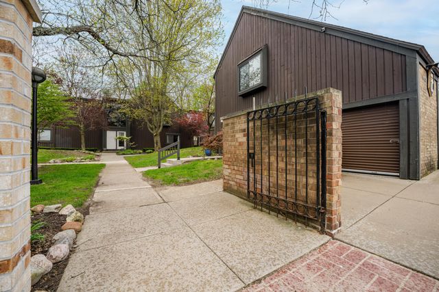 114 Lanark Court C, Kalamazoo, MI 49006