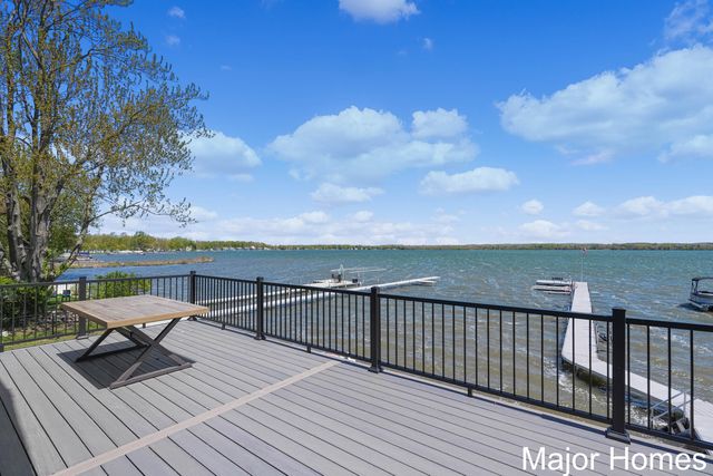 3179 Sandy Beach Street, Wayland, MI 49348