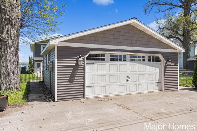 3179 Sandy Beach Street, Wayland, MI 49348