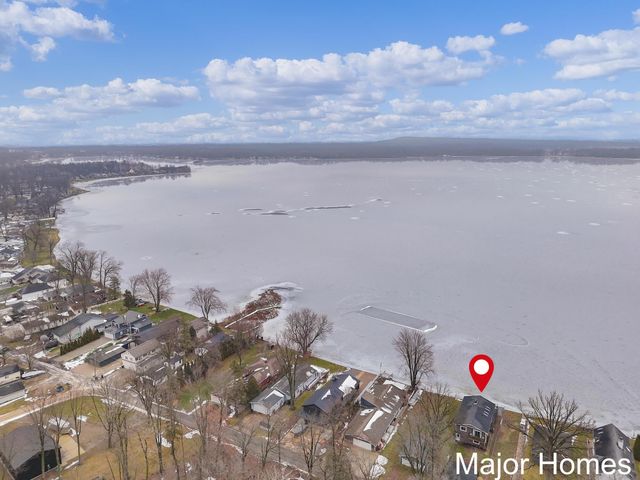 3179 Sandy Beach Street, Wayland, MI 49348