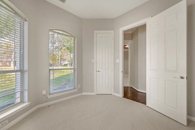 24 W Hillside Place, Trophy Club, TX 76262