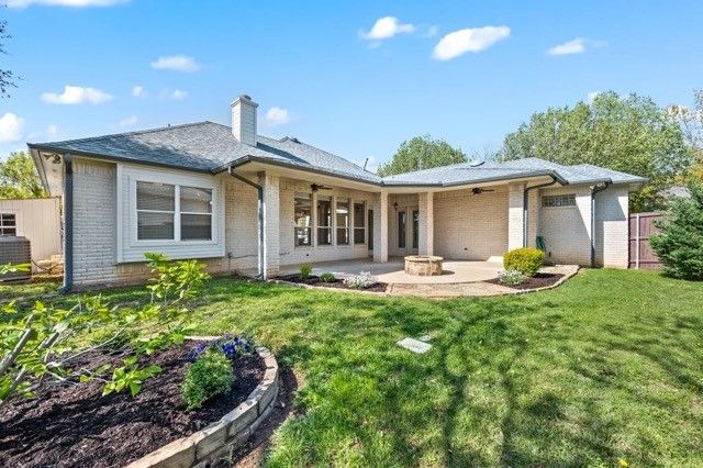 24 W Hillside Place, Trophy Club, TX 76262