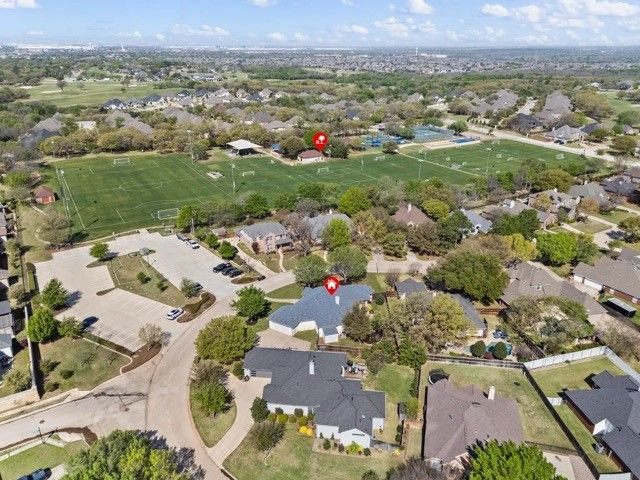 24 W Hillside Place, Trophy Club, TX 76262