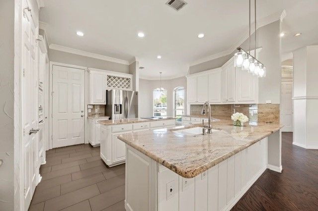 24 W Hillside Place, Trophy Club, TX 76262