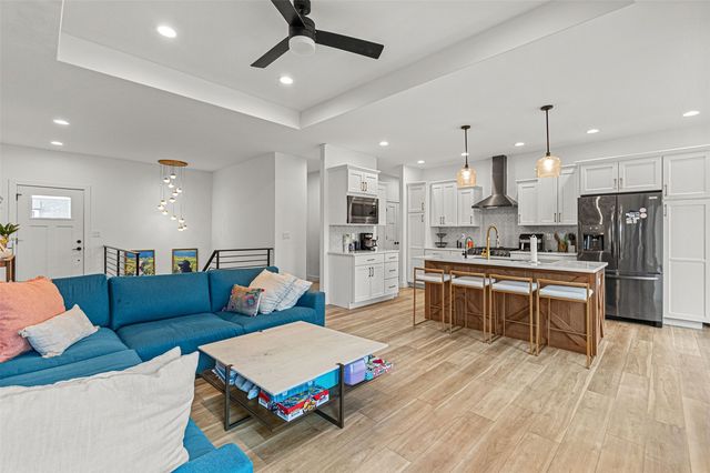 819 Old Mill Lane, Solon, IA 52333