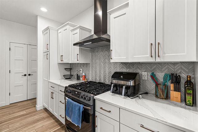 819 Old Mill Lane, Solon, IA 52333