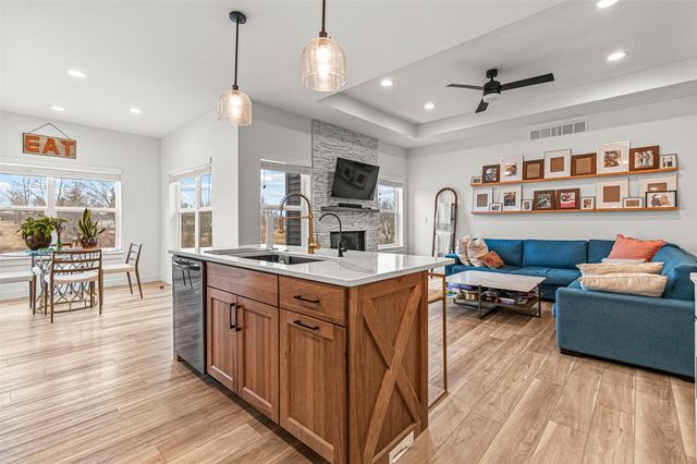 819 Old Mill Lane, Solon, IA 52333