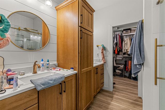 819 Old Mill Lane, Solon, IA 52333