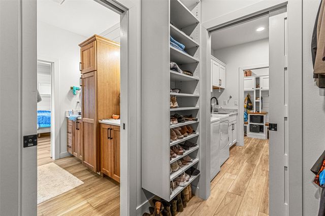 819 Old Mill Lane, Solon, IA 52333