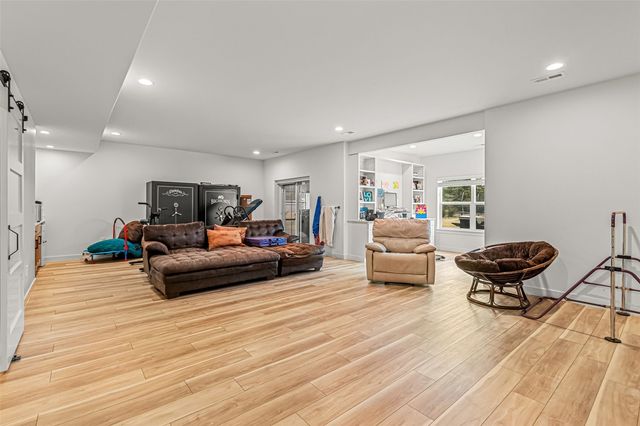 819 Old Mill Lane, Solon, IA 52333