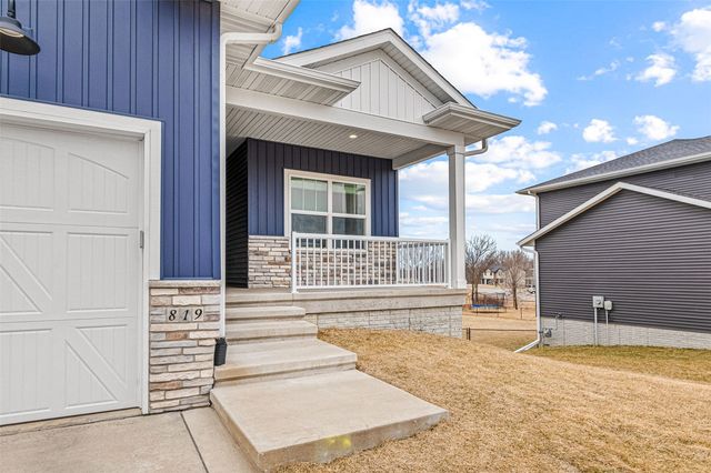 819 Old Mill Lane, Solon, IA 52333