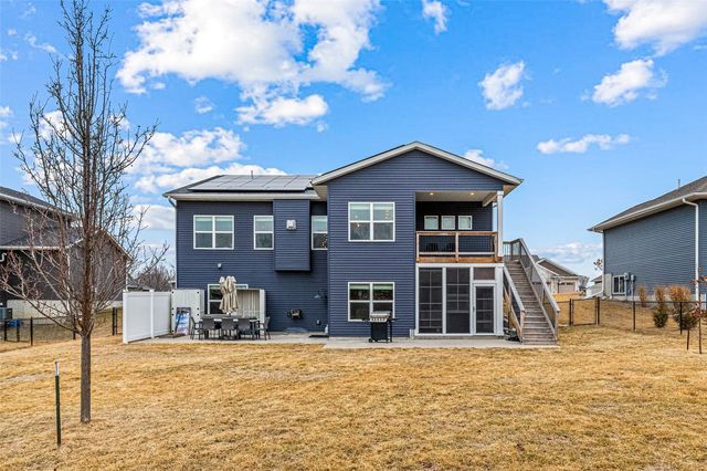 819 Old Mill Lane, Solon, IA 52333