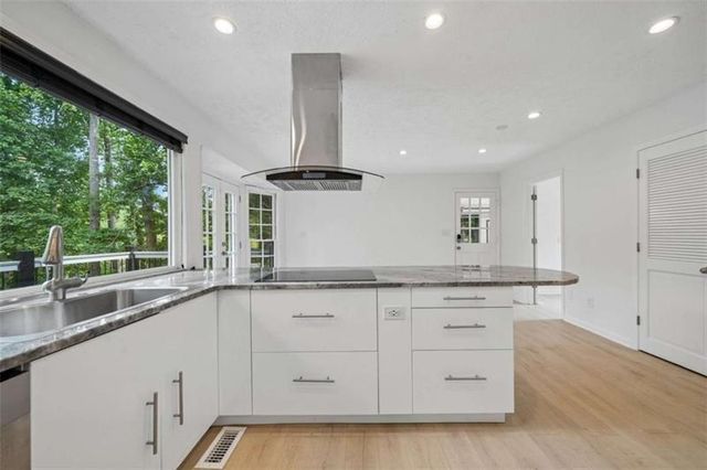 5132 Willow Point Parkway, Marietta, GA 30068