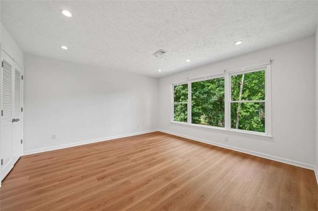 5132 Willow Point Parkway, Marietta, GA 30068