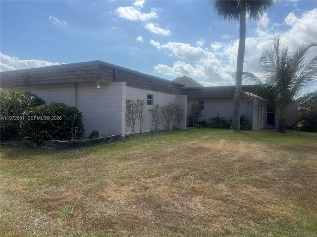 5724 S Bayberry Lane, Tamarac, FL 33319