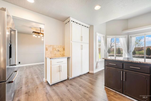 7657 Track Rd, Nampa, ID 83686