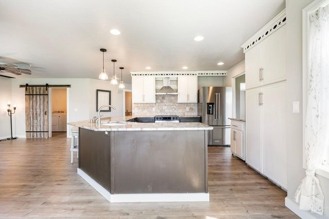 7657 Track Rd, Nampa, ID 83686