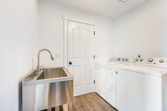 7657 Track Rd, Nampa, ID 83686
