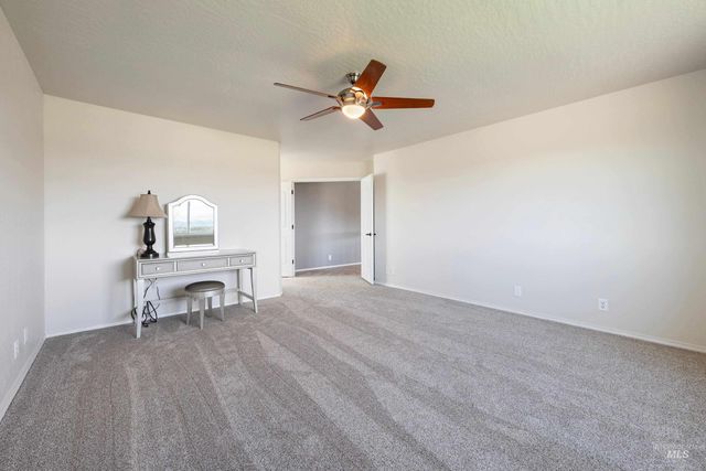 7657 Track Rd, Nampa, ID 83686