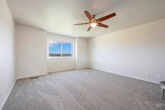 7657 Track Rd, Nampa, ID 83686