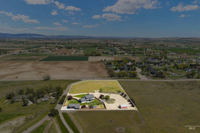7657 Track Rd, Nampa, ID 83686