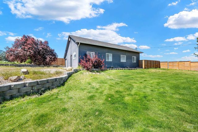 7657 Track Rd, Nampa, ID 83686