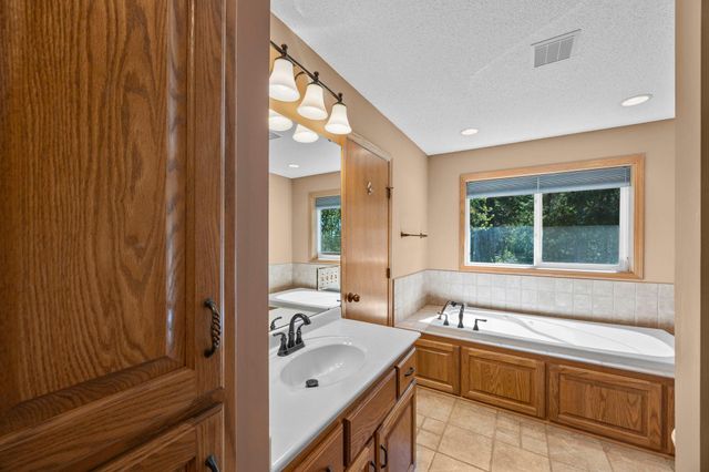 25521 8th Street W, Zimmerman, MN 55398