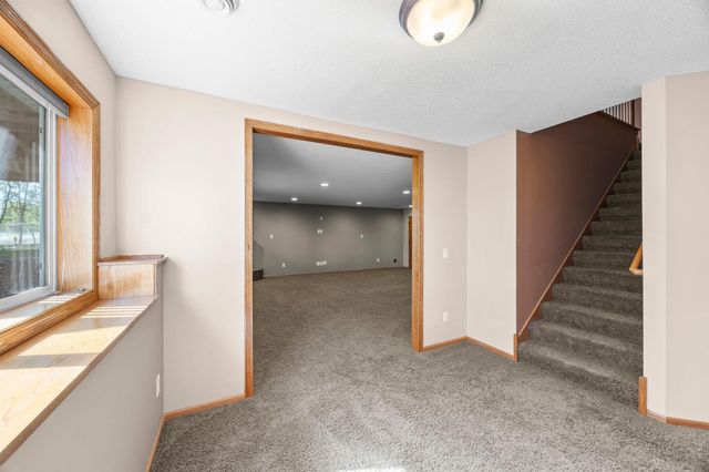 25521 8th Street W, Zimmerman, MN 55398